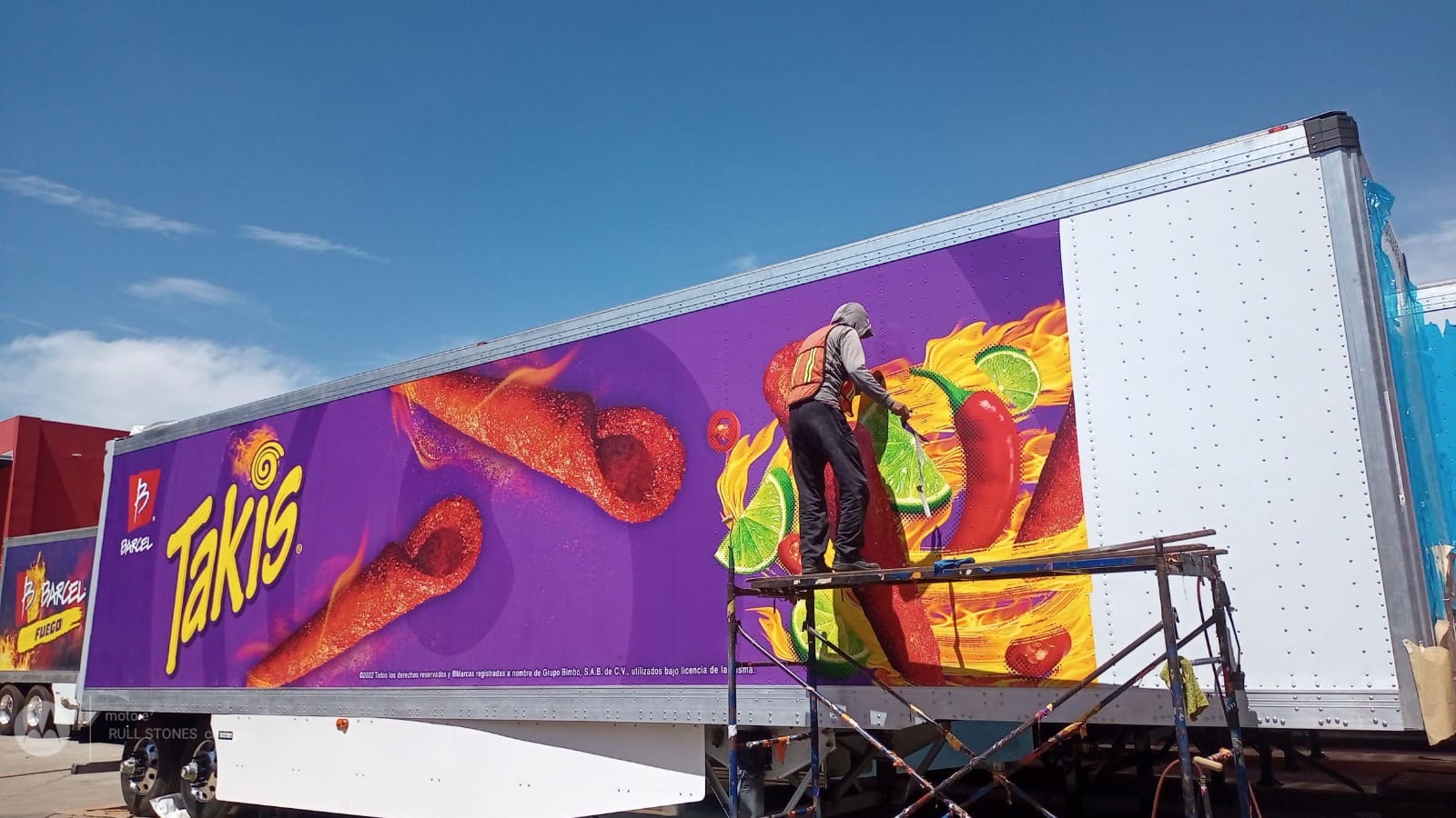 Somos Rotulación CDMX. Brindamos servicio de rotulación de autos, logotipos en vinil y señalética. Damos atención inmediata.