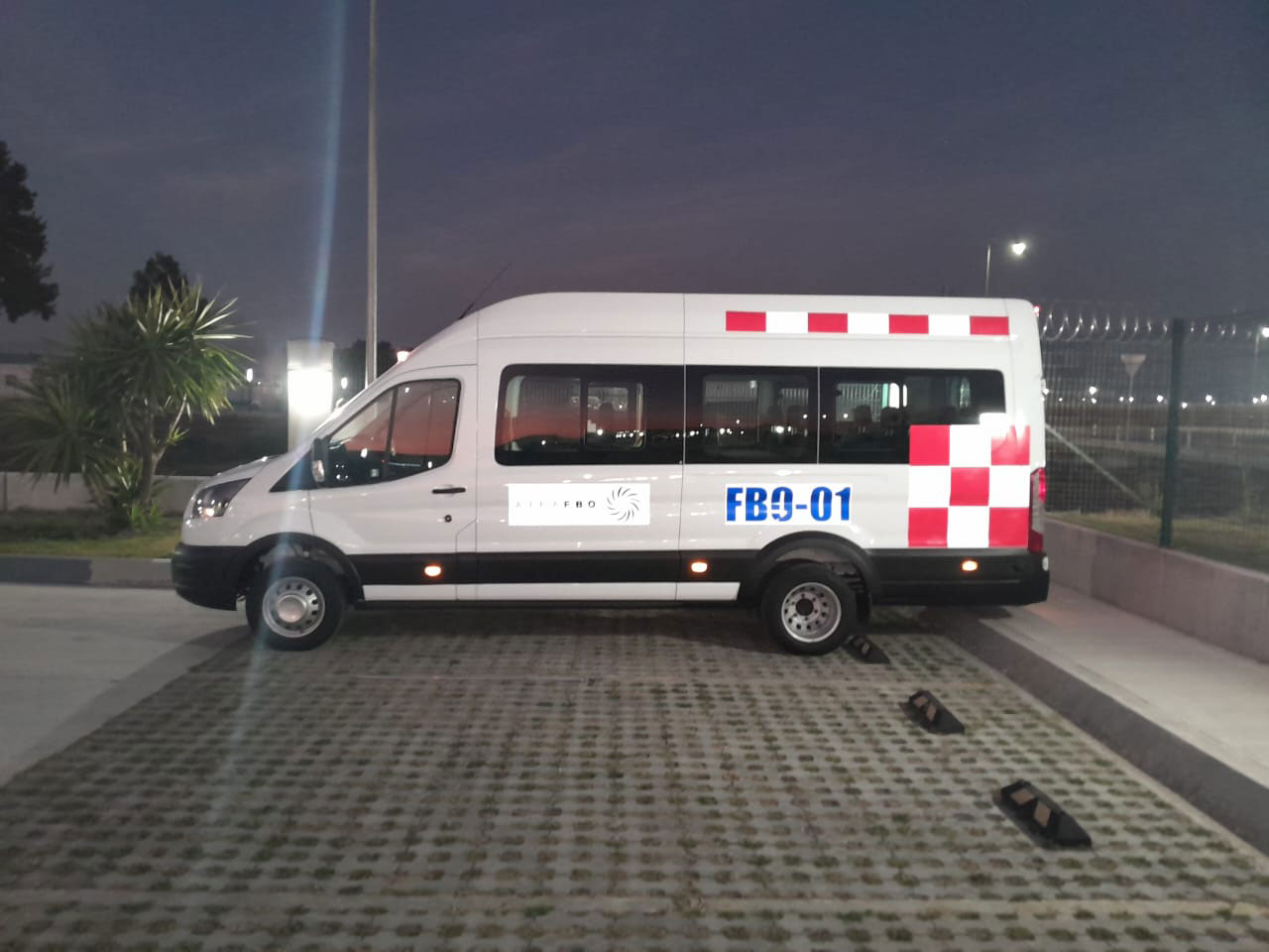 Somos Rotulación CDMX. Brindamos servicio de rotulación de autos, logotipos en vinil y señalética. Damos atención inmediata.